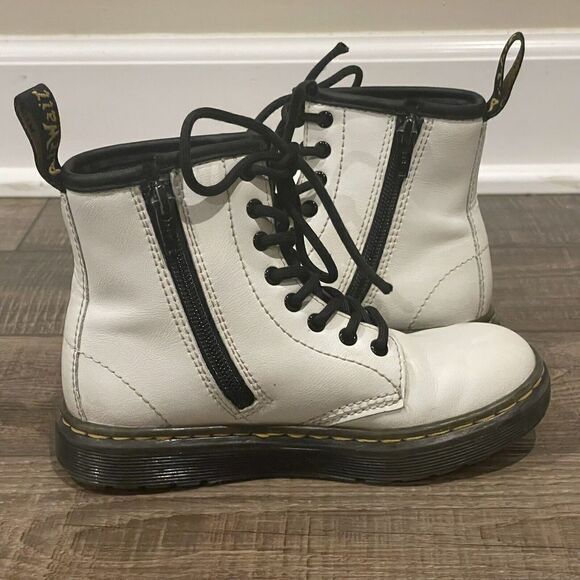 Dr. Martens Kids White Boots with Black Laces - Picture 5 of 14